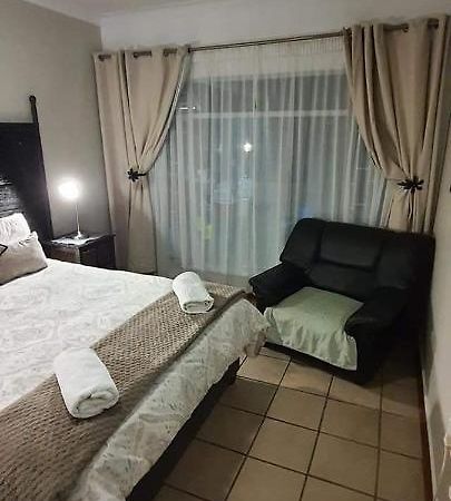 Aandrus Guesthouse 布隆方丹 外观 照片