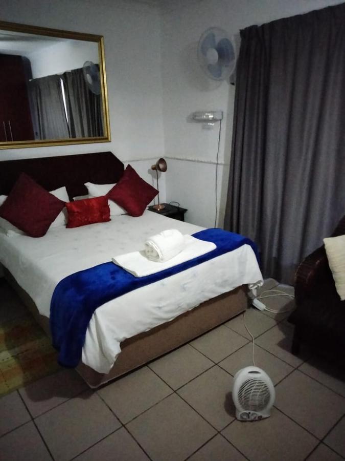 Aandrus Guesthouse 布隆方丹 外观 照片