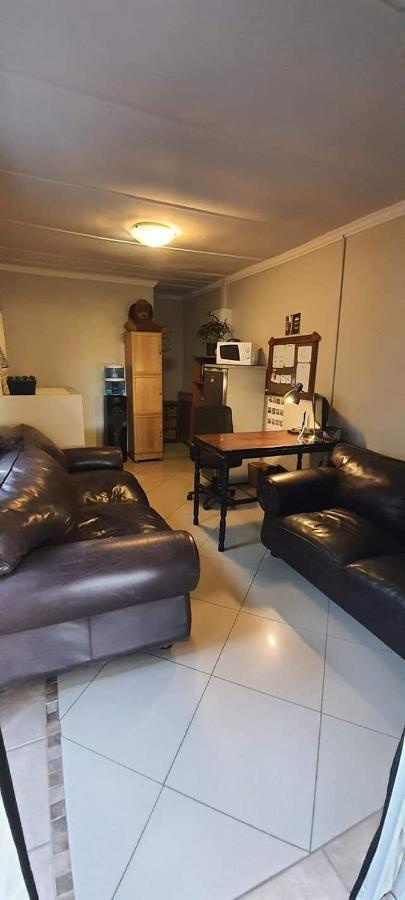 Aandrus Guesthouse 布隆方丹 外观 照片